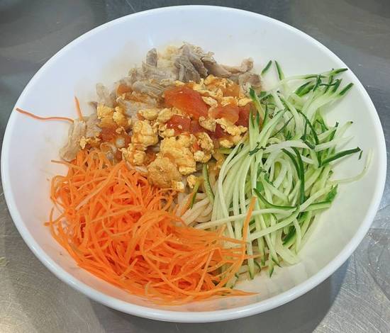 Hot Noodles with Chicken Shredded and Sesame Sauce 鸡丝麻酱热面